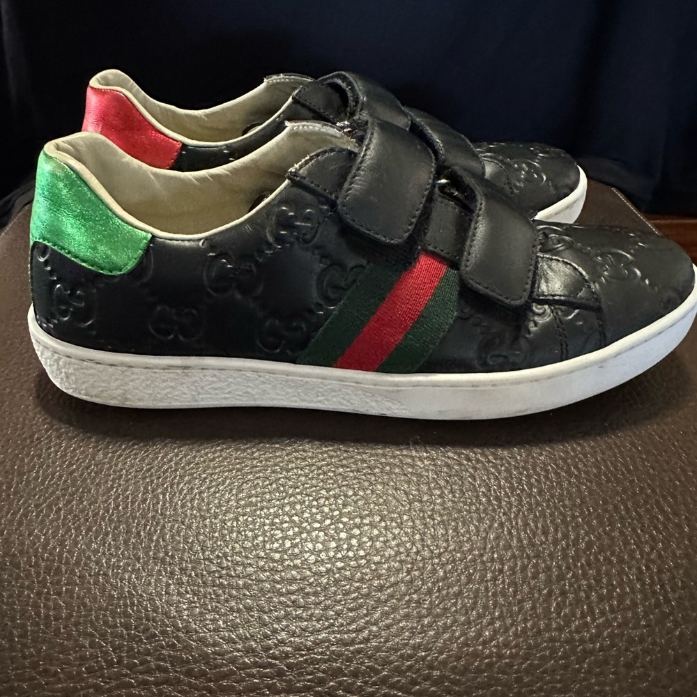 Gucci Kids Black and Green Sneakers - Picture 2 of 5